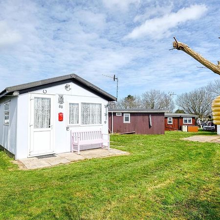Two Hoots Chalet Mundesley Exterior photo