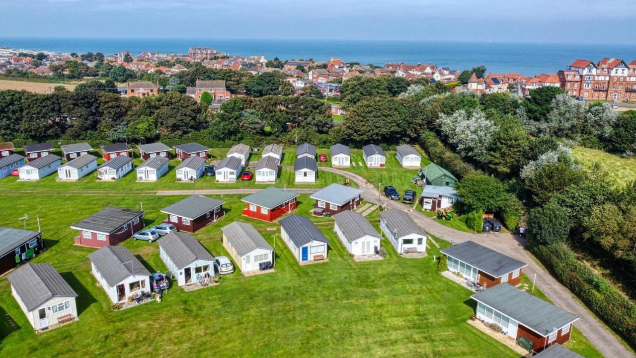 Two Hoots Chalet Mundesley Exterior photo