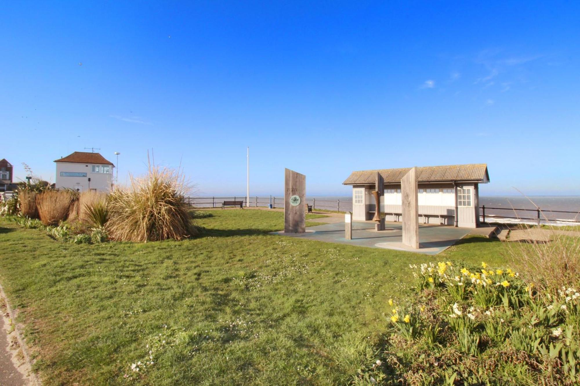 Two Hoots Chalet Mundesley Exterior photo